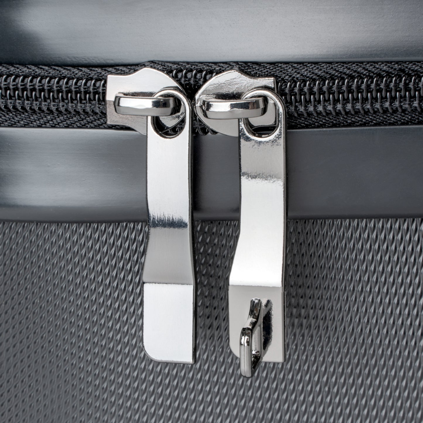 Smart Genius Hub Suitcase – Tech-Inspired Carry-On Travel Luggage